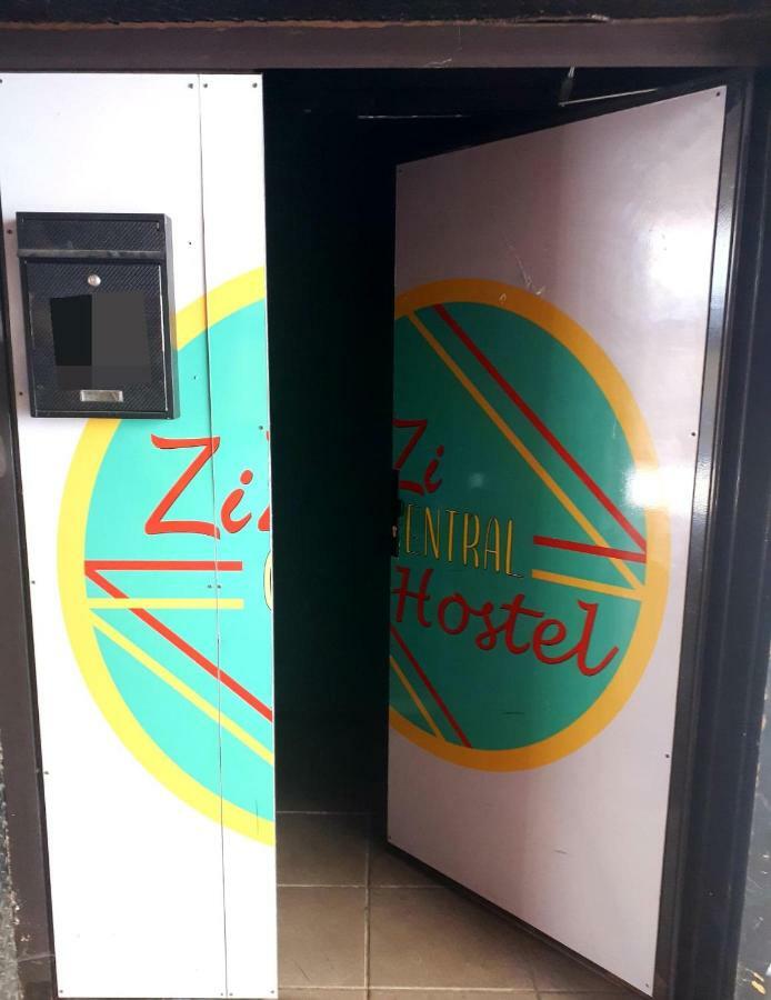 Zizi Central Hostel Varsovia Exterior foto